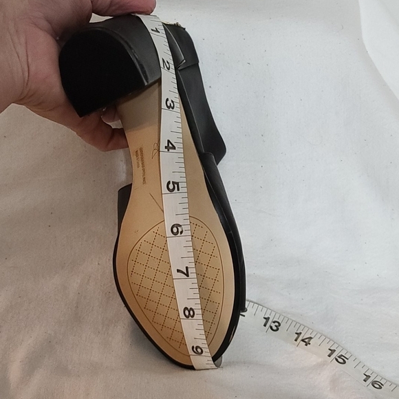 Report Signature zippered heels approx size 6 - Picture 8 of 8